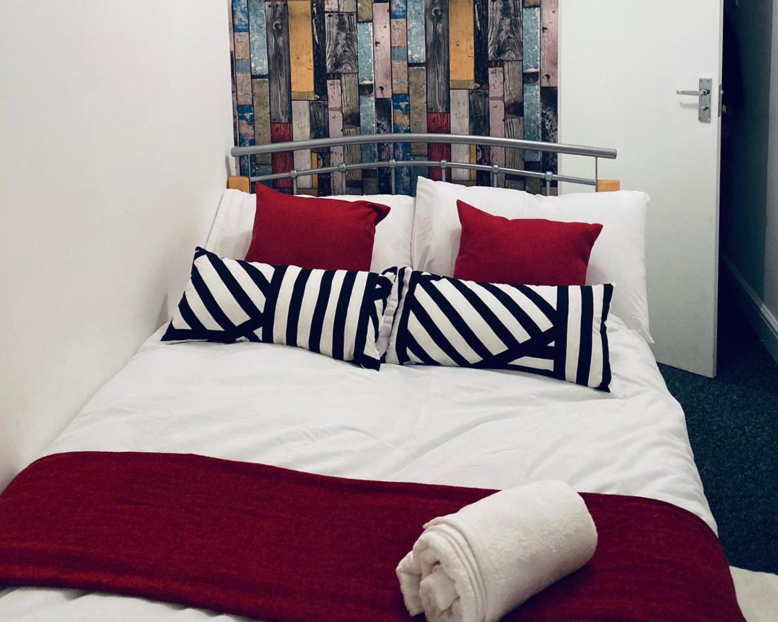 Large 4 Bedroom Home - Coventry City Centre Luaran gambar