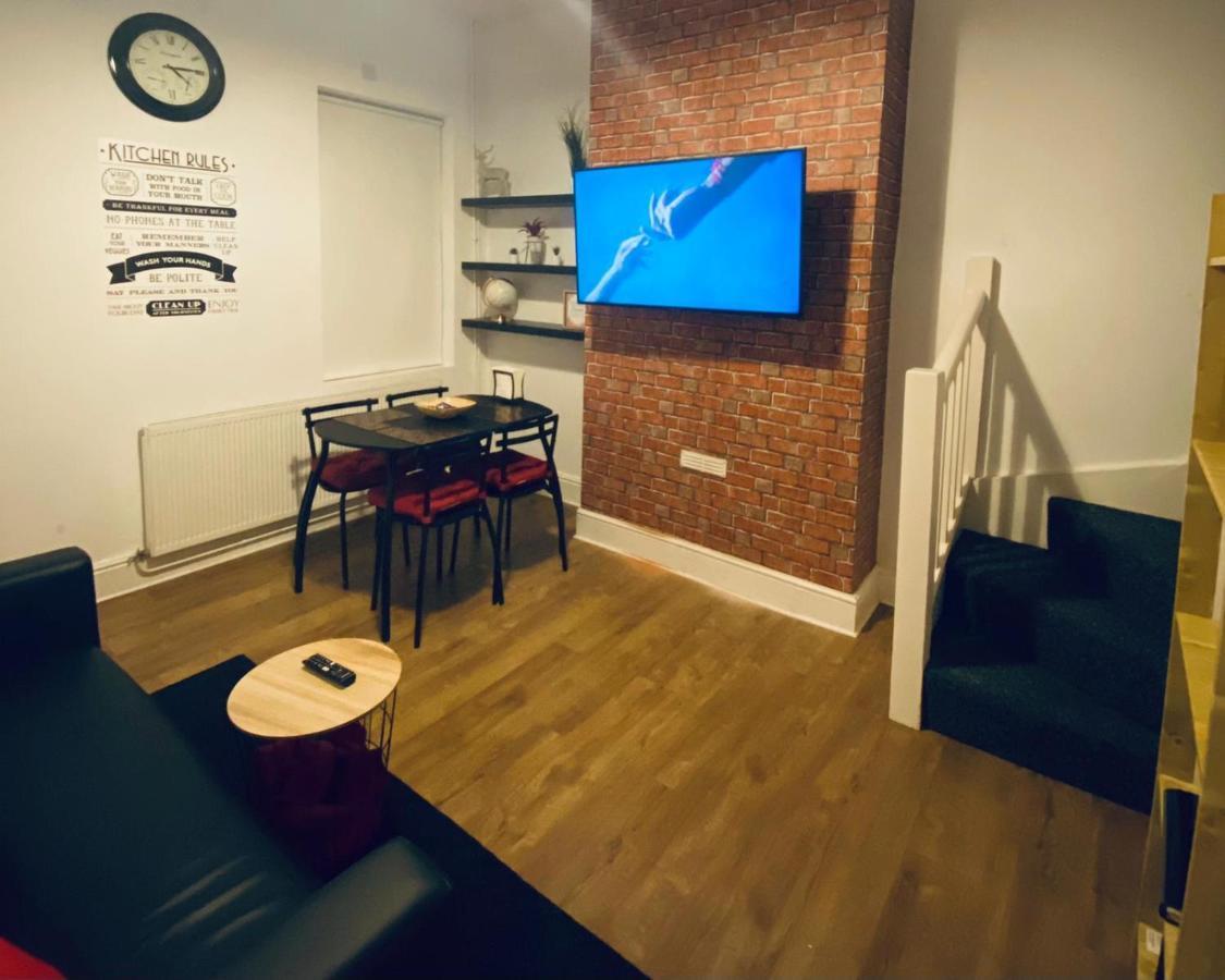 Large 4 Bedroom Home - Coventry City Centre Luaran gambar