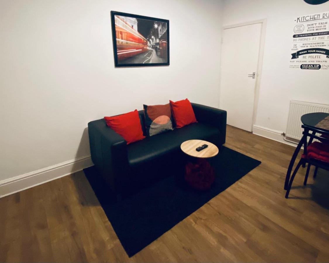 Large 4 Bedroom Home - Coventry City Centre Luaran gambar