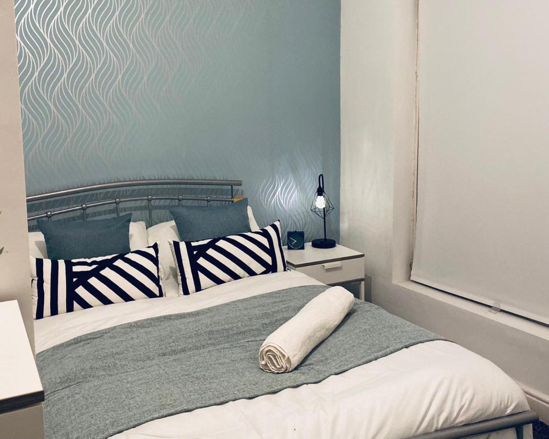 Large 4 Bedroom Home - Coventry City Centre Luaran gambar