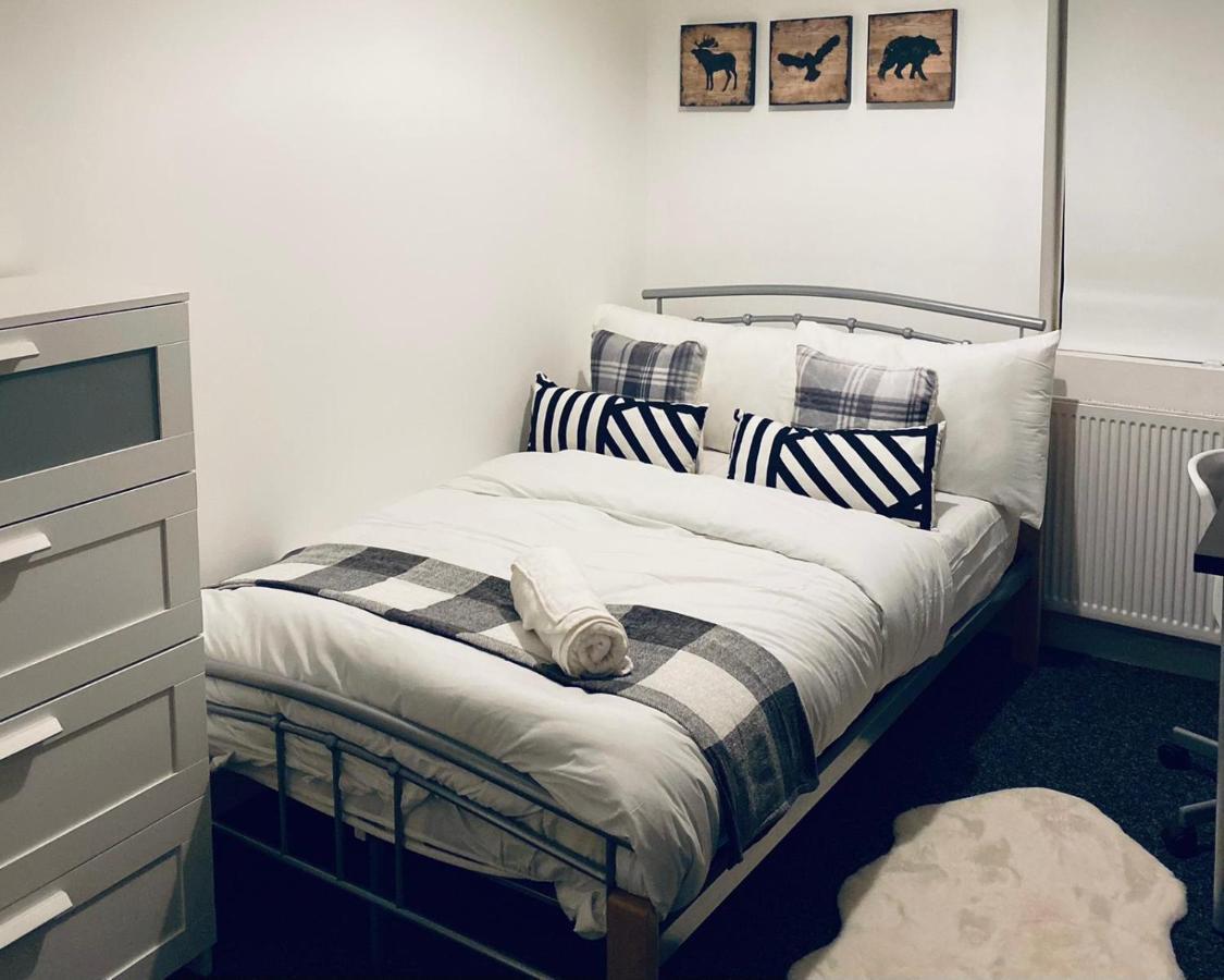 Large 4 Bedroom Home - Coventry City Centre Luaran gambar